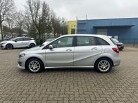 Gebraucht Mercedes 180 Urban 109 PS (80 kW) 2015 Silber Limousine