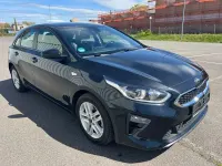 Używany Kia Ceed Vision 99 KM (72 kW) 2019 Czarny Hatchback
