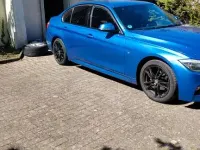 Gebraucht BMW 320 Sport Line 184 PS (135 kW) 2014 Blau Limousine