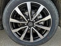 Neu VW Multivan Edition 150 PS (110 kW) 2025 Starlightblau metallic Van / Kleinbus