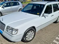 Używany Mercedes E230 132 KM (97 kW) 1992 Biały Kombi
