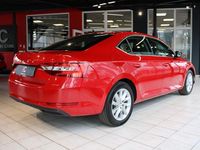 Gebraucht Skoda Superb Style 150 PS (110 kW) 2022 Rot Limousine
