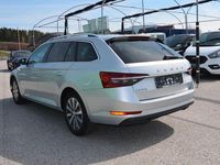 Gebraucht Skoda Superb Style 150 PS (110 kW) 2023 Silber Kombi