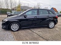 Gebraucht Mercedes B180 Style 122 PS (89 kW) 2015 Kosmosschwarz  metalliclack Van / Kleinbus