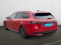Gebraucht VW Passat R-line 150 PS (110 kW) 2024 Chilirot metallic Kombi