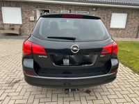 Gebraucht Opel Astra Edition 136 PS (100 kW) 2015 Schwarz Kombi