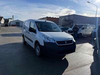 Gebraucht Peugeot Partner Premium 99 PS (72 kW) 2018 Lack weiss banquise/deckend Van / Kleinbus