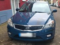 Second-hand Kia Ceed 116 CP (85 kW) 2011 Albastru Hatchback