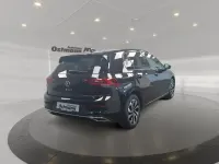 Gebraucht VW Golf VIII Active 150 PS (110 kW) 2023 Schwarz Limousine