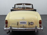 Gebraucht Mercedes 220 101 PS (74 kW) 1957 Beige Cabrio