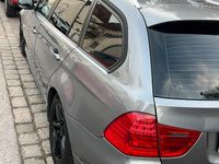 Gebraucht BMW 318 143 PS (105 kW) 2012 Grau Kombi