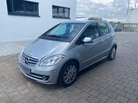 Gebraucht Mercedes A180 Elegance 116 PS (85 kW) 2011 Silber Van / Kleinbus