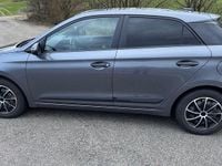 Gebraucht Hyundai i20 Active 84 PS (61 kW) 2017 Grau Kleinwagen