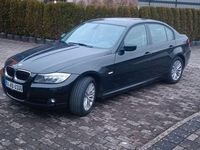 Gebraucht BMW 318 143 PS (105 kW) 2011 Schwarz Limousine