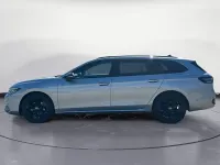 Gebraucht VW Passat R-line 150 PS (110 kW) 2024 Silber Kombi