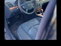 Gebraucht Mercedes E220 150 PS (110 kW) 2002 Schwarz Limousine