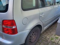 Gebraucht VW Touran Trendline 140 PS (102 kW) 2004 Silber Van / Kleinbus