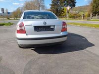 Używany VW Passat Basis 102 KM (75 kW) 2001 Srebrny Sedan/Limuzyna