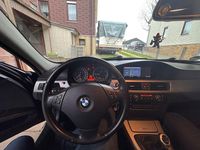 Gebraucht BMW 320 177 PS (130 kW) 2007 Schwarz Kombi