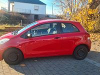 Gebraucht Toyota Yaris Cool 69 PS (50 kW) 2009 Rot Limousine