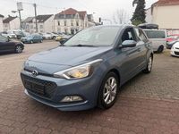 Gebraucht Hyundai i20 101 PS (74 kW) 2017 Blau Limousine