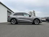 Gebraucht Audi e-tron Advanced Plus 230 kW (313 PS) 2022 Taifungrau SUV