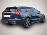 Gebraucht Volvo V60 CC Ultimate 197 PS (144 kW) 2024 Manufacturer Kombi