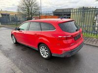 Gebraucht Ford Focus Titanium 120 PS (88 kW) 2018 Rot Limousine