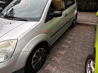 Gebraucht Ford Fiesta 70 PS (51 kW) 2004 Silber Kleinwagen
