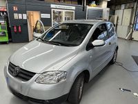 Gebraucht VW Fox 60 PS (44 kW) 2011 Silber Kleinwagen