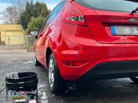 Gebraucht Ford Fiesta 60 PS (44 kW) 2010 Rot Kleinwagen