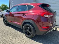 Gebraucht Hyundai Tucson Intro Edition 177 PS (130 kW) 2016 Rot SUV