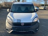 Gebraucht Fiat Doblò 95 PS (69 kW) 2018 Weiß Van / Kleinbus
