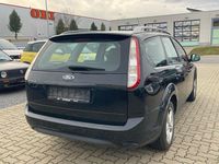 Gebraucht Ford Focus Style 101 PS (74 kW) 2010 Schwarz Kombi