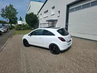 Gebraucht Opel Corsa 87 PS (63 kW) 2011 Weiß Kleinwagen