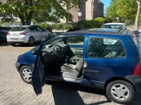 Second-hand Renault Twingo 60 CP (44 kW) 1999 Albastru Hatchback