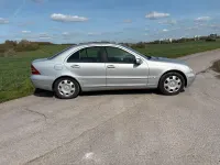 Gebraucht Mercedes C220 143 PS (105 kW) 2002 Silber Limousine