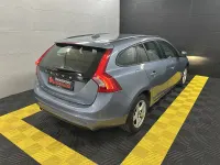 Gebraucht Volvo V60 Business Edition 150 PS (110 kW) 2017 Mussel blue metallic / metalli Kombi