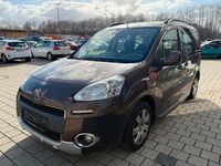 Gebraucht Peugeot Partner Tepee Active 92 PS (67 kW) 2013 Braun Van / Kleinbus