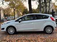 Gebraucht Ford Fiesta 82 PS (60 kW) 2013 Weiß Kleinwagen