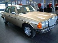 Gebraucht Mercedes E230 136 PS (100 kW) 1982 Gold Limousine