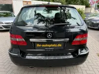 Gebraucht Mercedes B180 116 PS (85 kW) 2009 Schwarz Van / Kleinbus