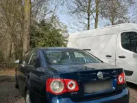 Gebraucht VW Jetta 102 PS (75 kW) 2006 Blau Limousine