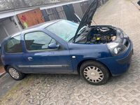Używany Renault Clio II 75 KM (55 kW) 2005 Niebieski Hatchback