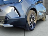 Gebraucht Opel Mokka Elegance 131 PS (96 kW) 2022 Kontrast grau/quarz silber SUV