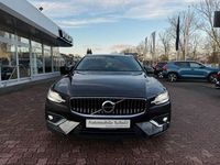 Gebraucht Volvo V60 Plus 197 PS (144 kW) 2022 Platinum grey metallic Kombi
