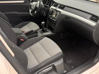 Gebraucht Skoda Superb 140 PS (102 kW) 2012 Weiß Kombi