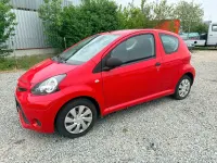 Używany Toyota Aygo 68 KM (50 kW) 2017 Czerwony Hatchback