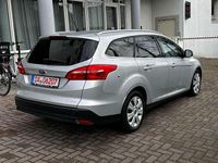 Gebraucht Ford Focus Titanium 120 PS (88 kW) 2014 Polarsilber metallic Kombi