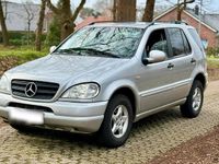 Gebraucht Mercedes ML270 163 PS (119 kW) 2000 Silber SUV